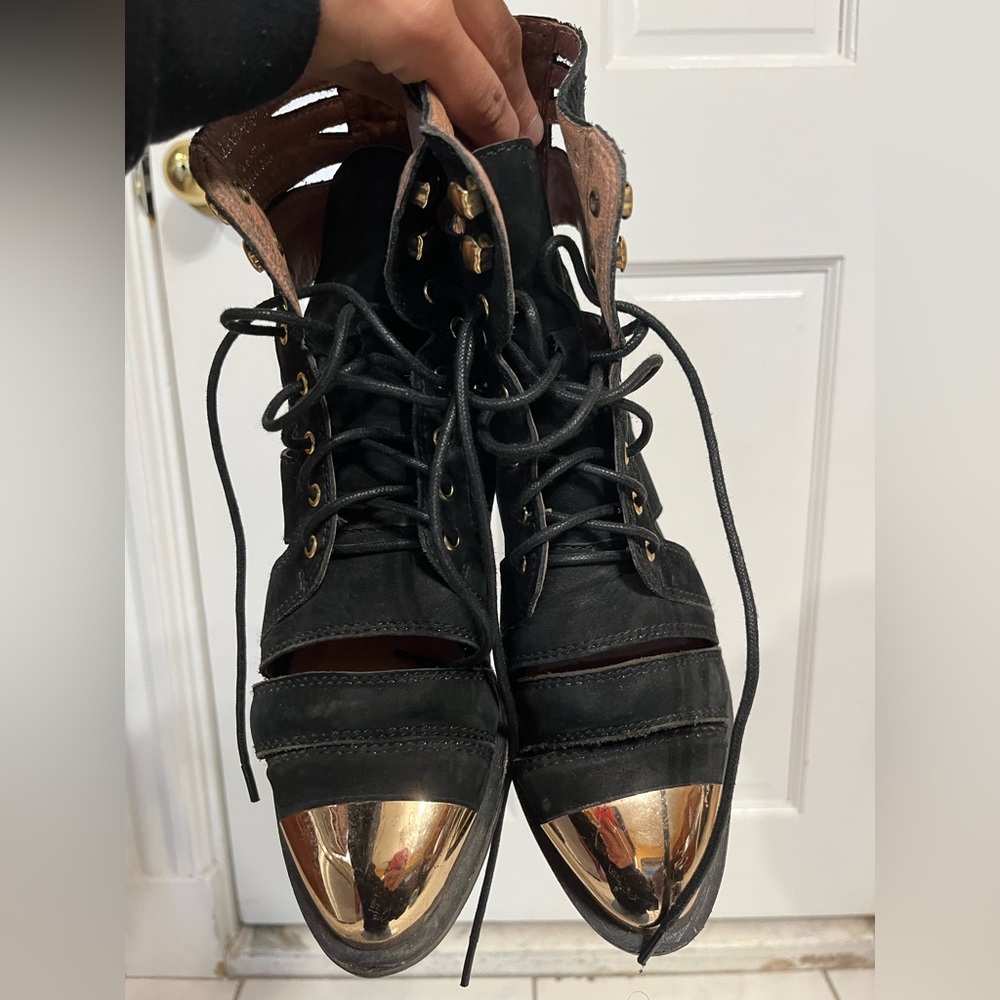 Jeffrey Campbell 6 Slashed Cap Toe Combat Boot Bootie Gold Lace Up Suede